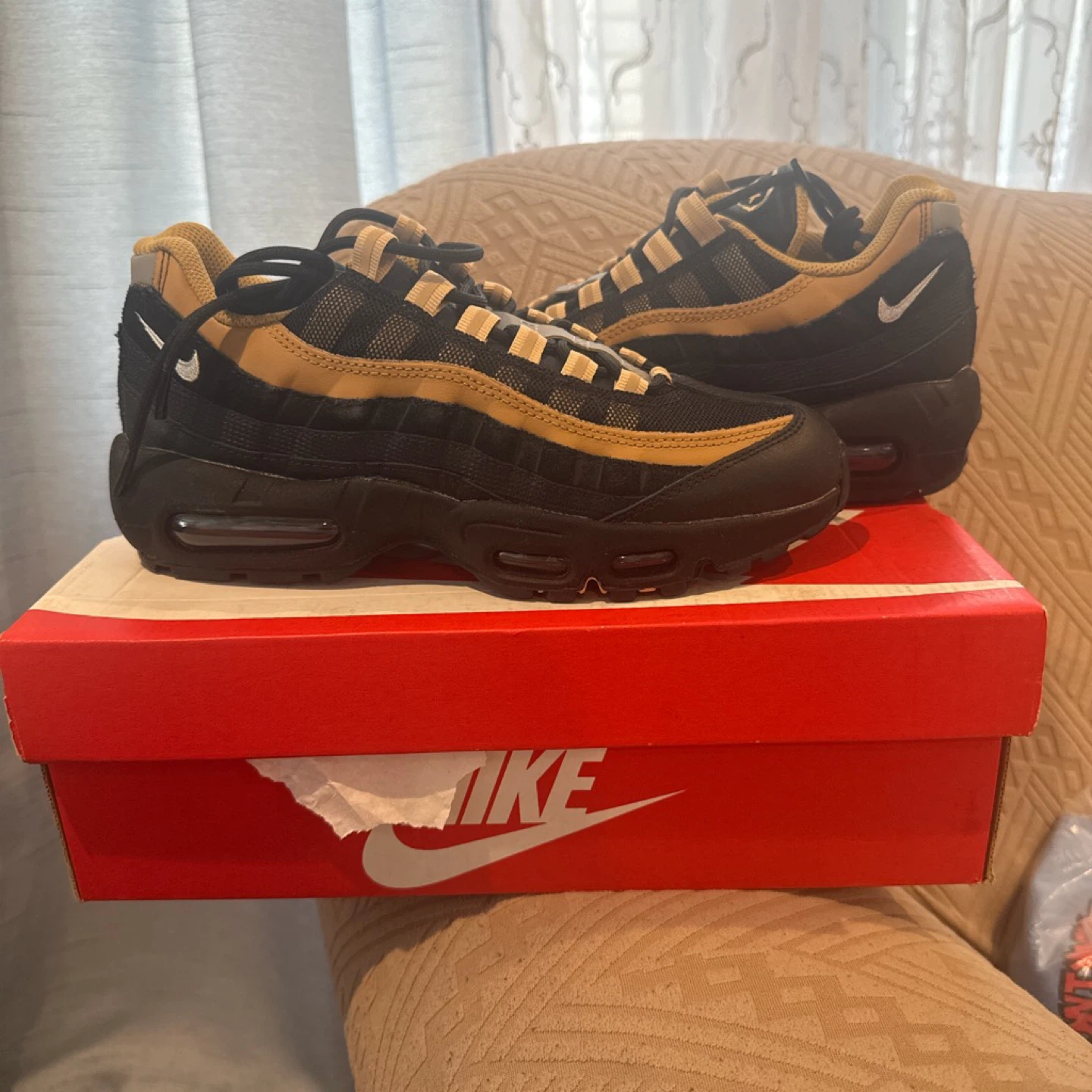 Nike Air Max 95 Sneakers - Black/Tan