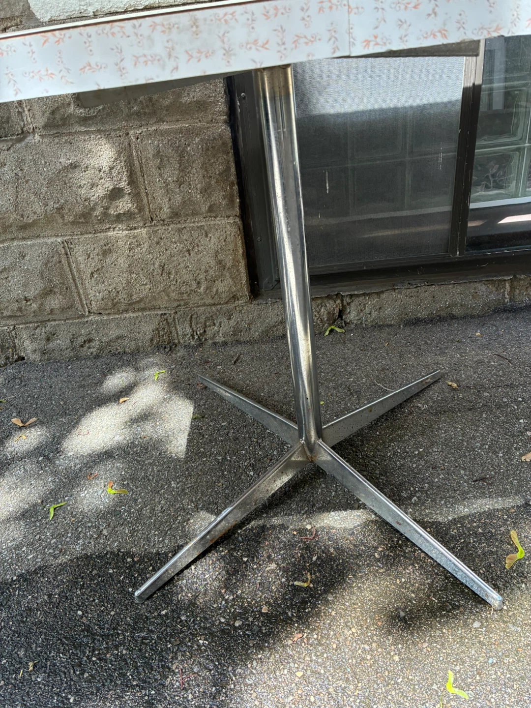 $25 Vintage Cafe 28 x 40 inch Table Formica Chrome X Base Medium - photo 3