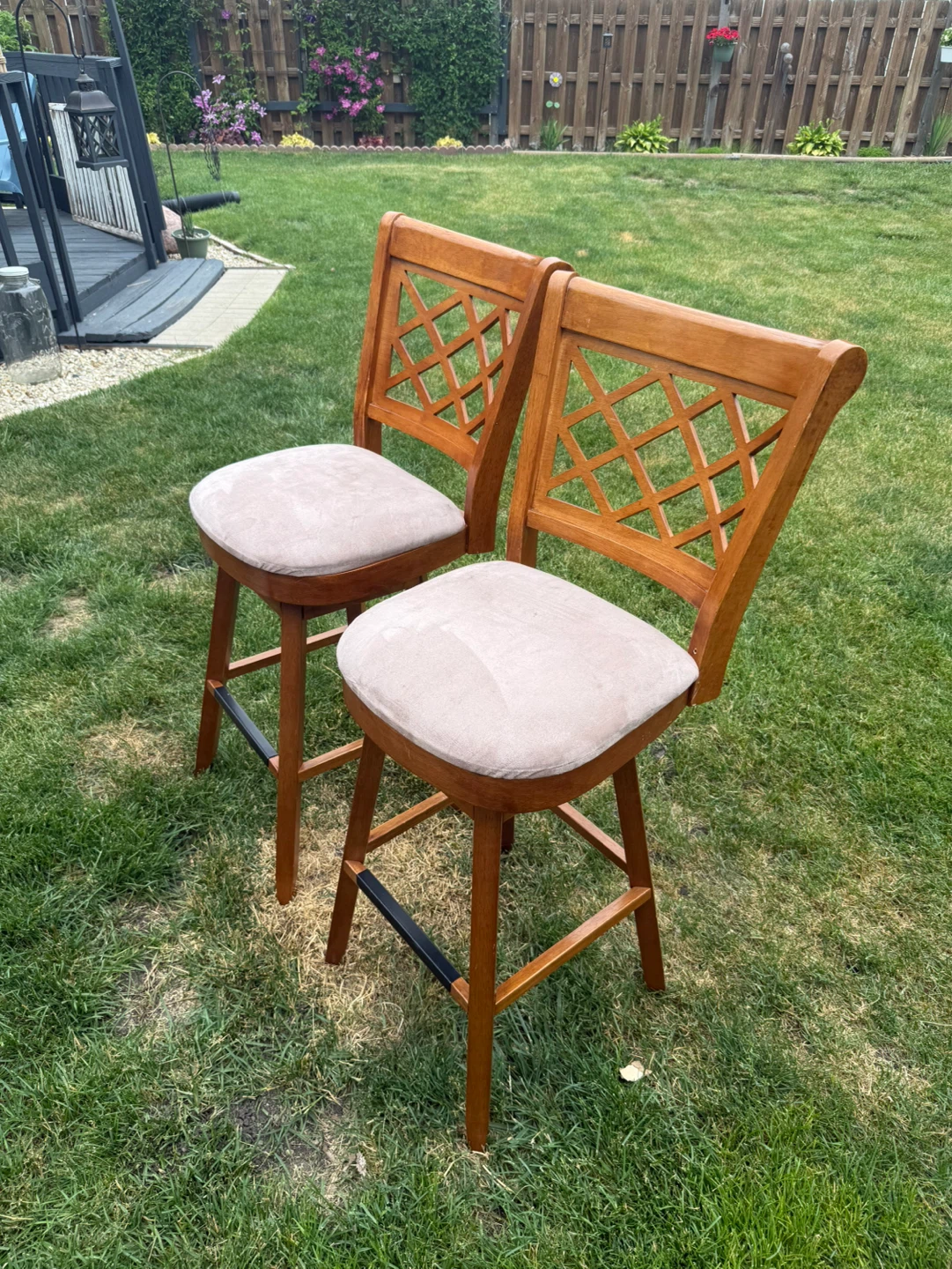 Set of 2 Wooden Swivel Bar Stools - photo 4