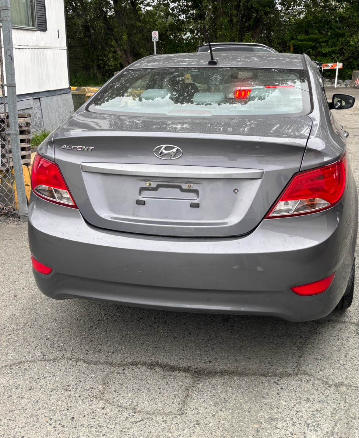 Hyundai Accent Sedan - photo 3