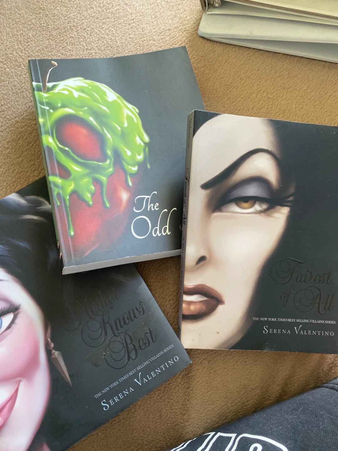 Serena Valentino "A Tale of the Wicked Queen" Book