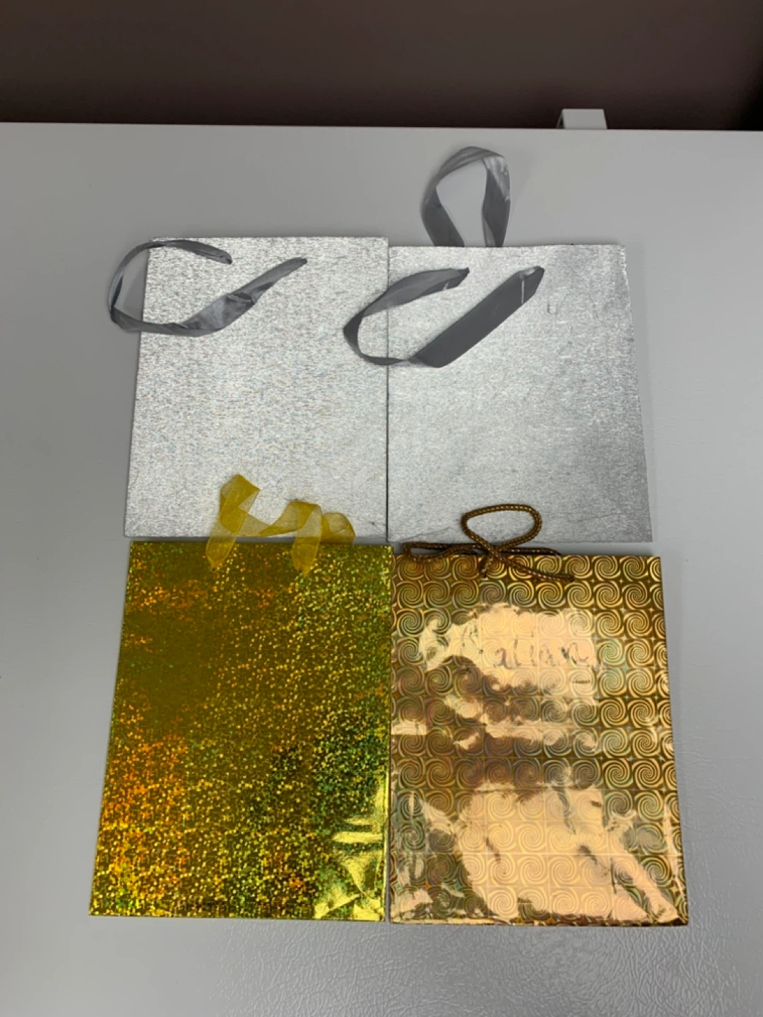 Set of 4 gift bags