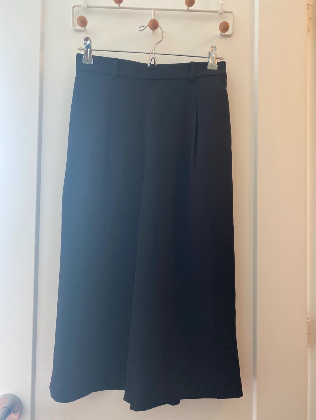 UNIQLO Black Wide Leg Culottes Pants