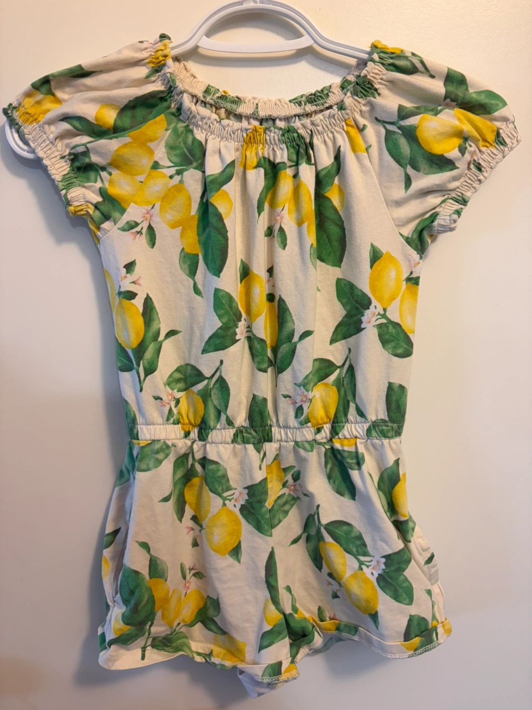 Kids Old Navy Lemon Print Romper Size M (8)