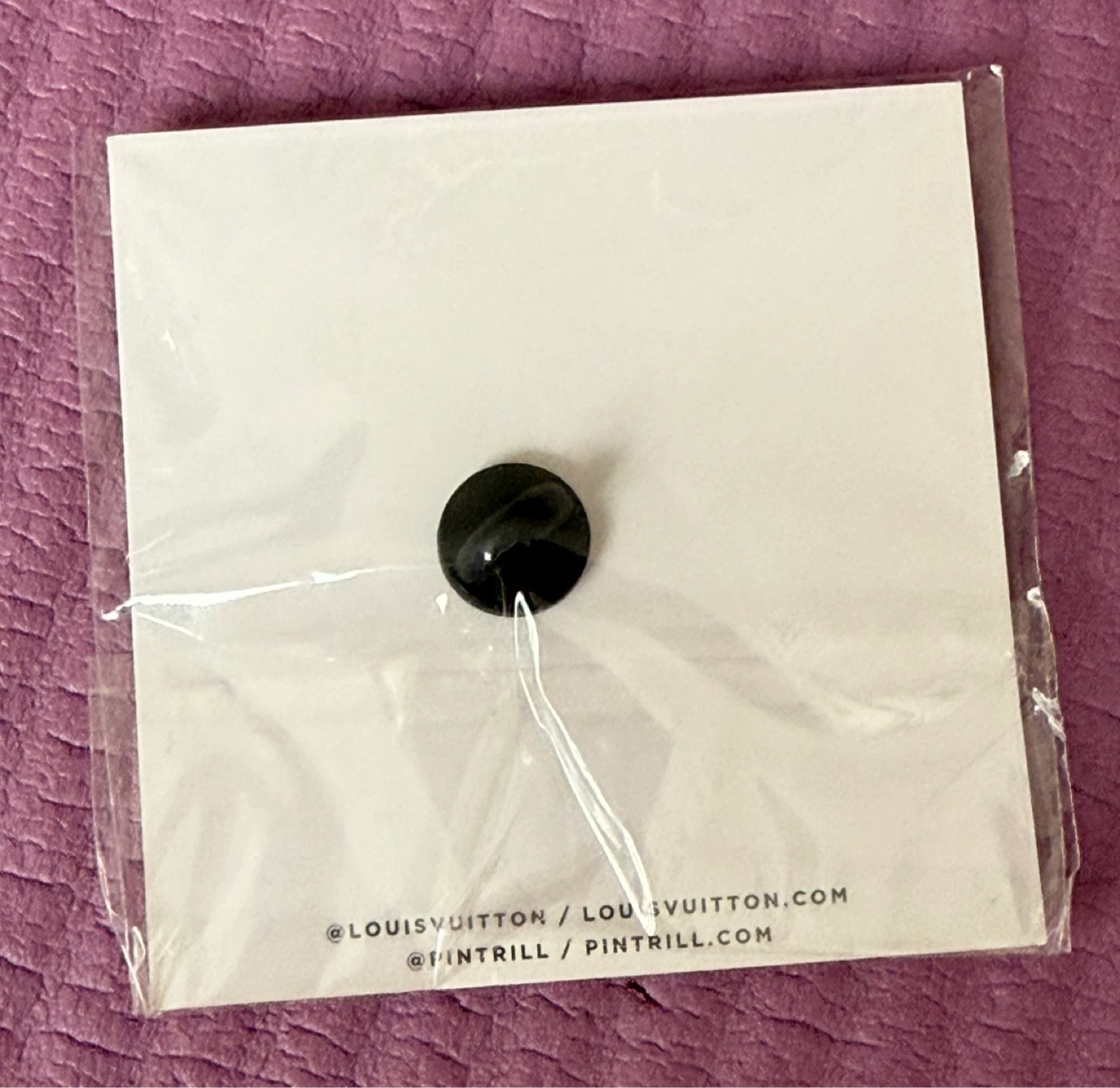 NEW✨Louis Vuitton VVV Truck Enamel Pin - photo 2