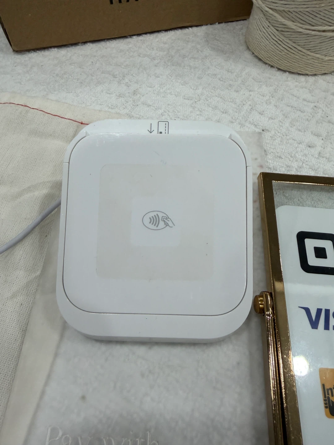 Square Card reader with charging dock - photo 2
