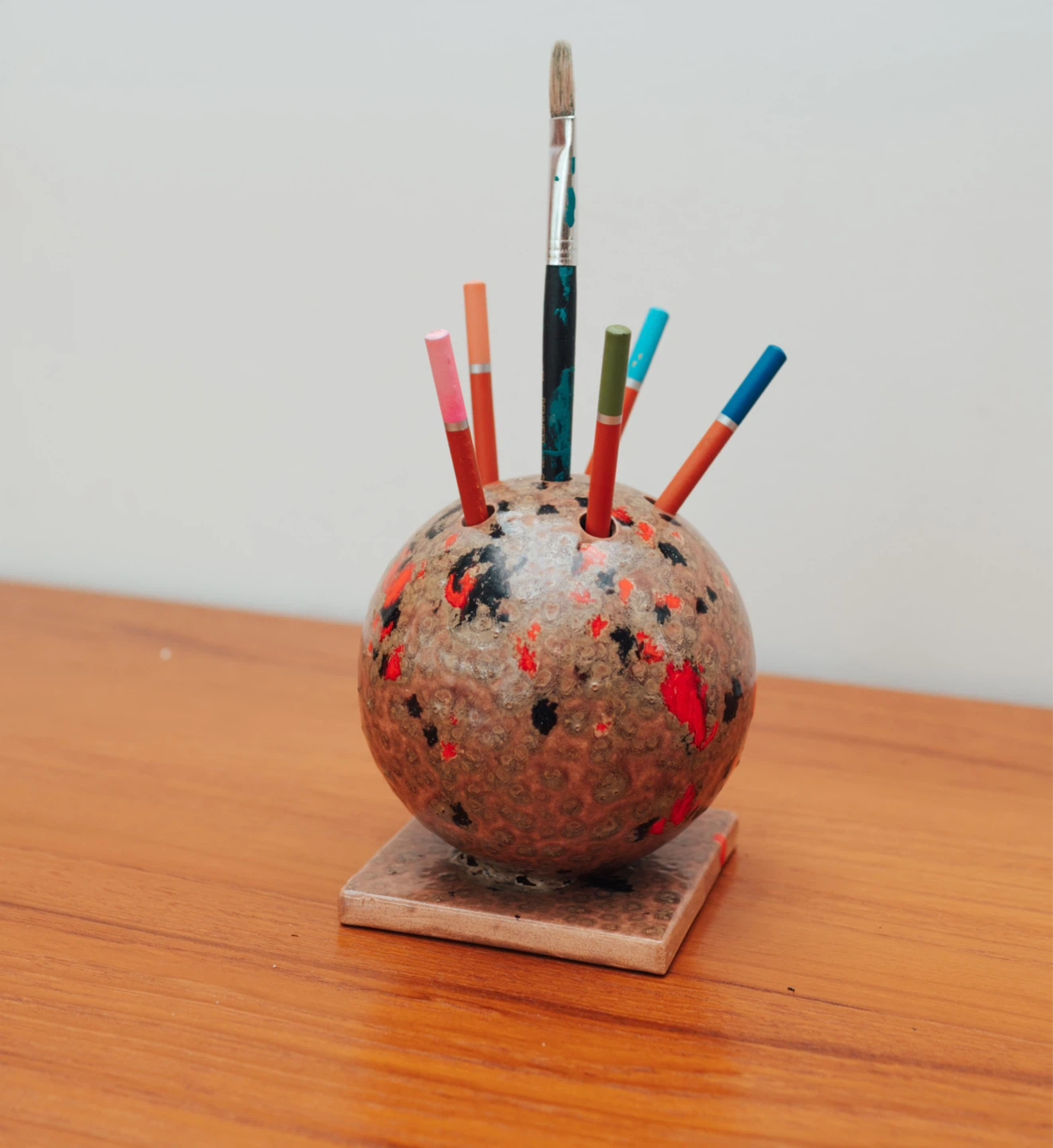 Vintage Artist’s Ceramic Pencil & Brush Holder - photo 2