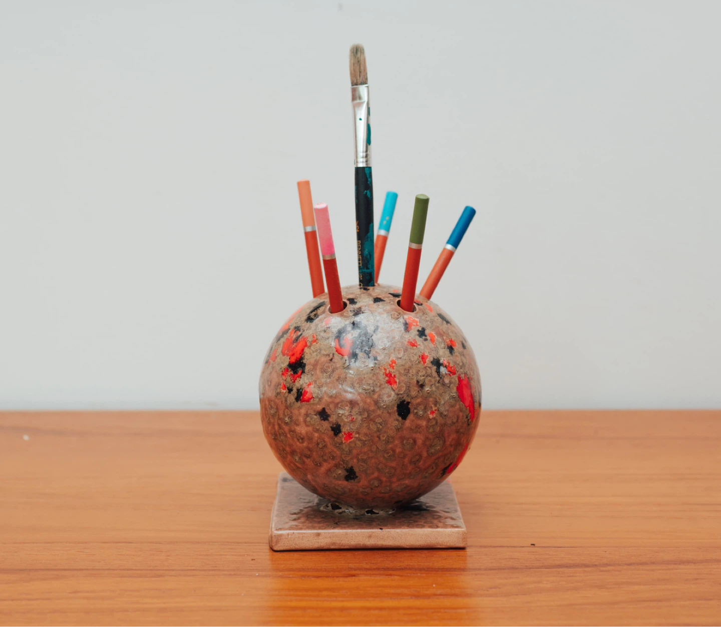 Vintage Artist’s Ceramic Pencil & Brush Holder - photo 3