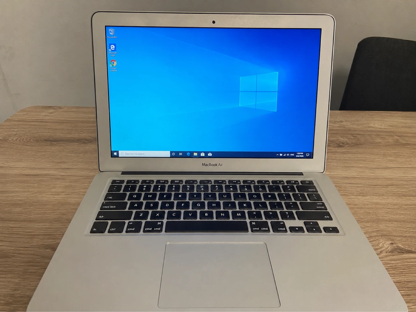 Apple MacBook Air 13" 2015 A1466 8GB RAM 128GB SSD + Charger