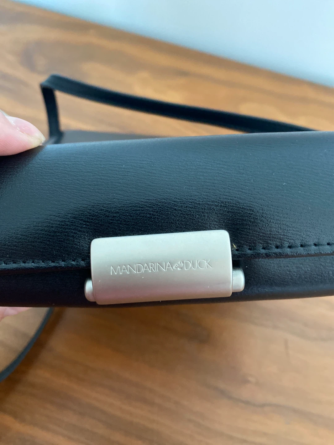 Mandarina Duck Black Leather Shoulder Bag - photo 3