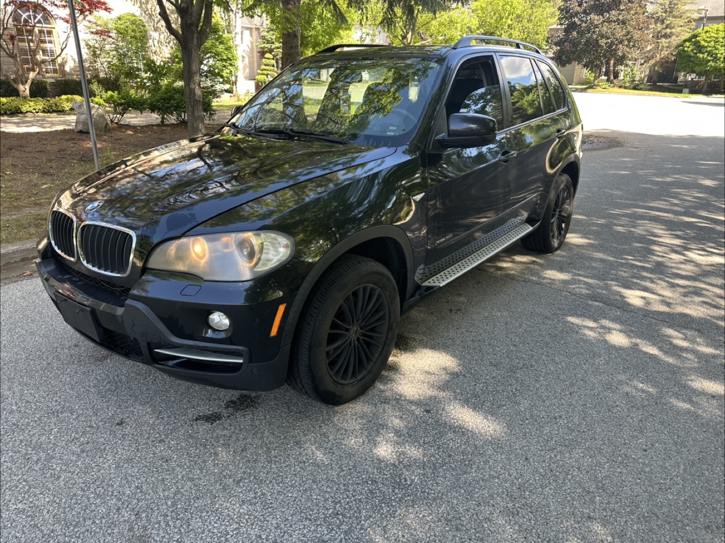 Black BMW X5 xDrive30i SUV