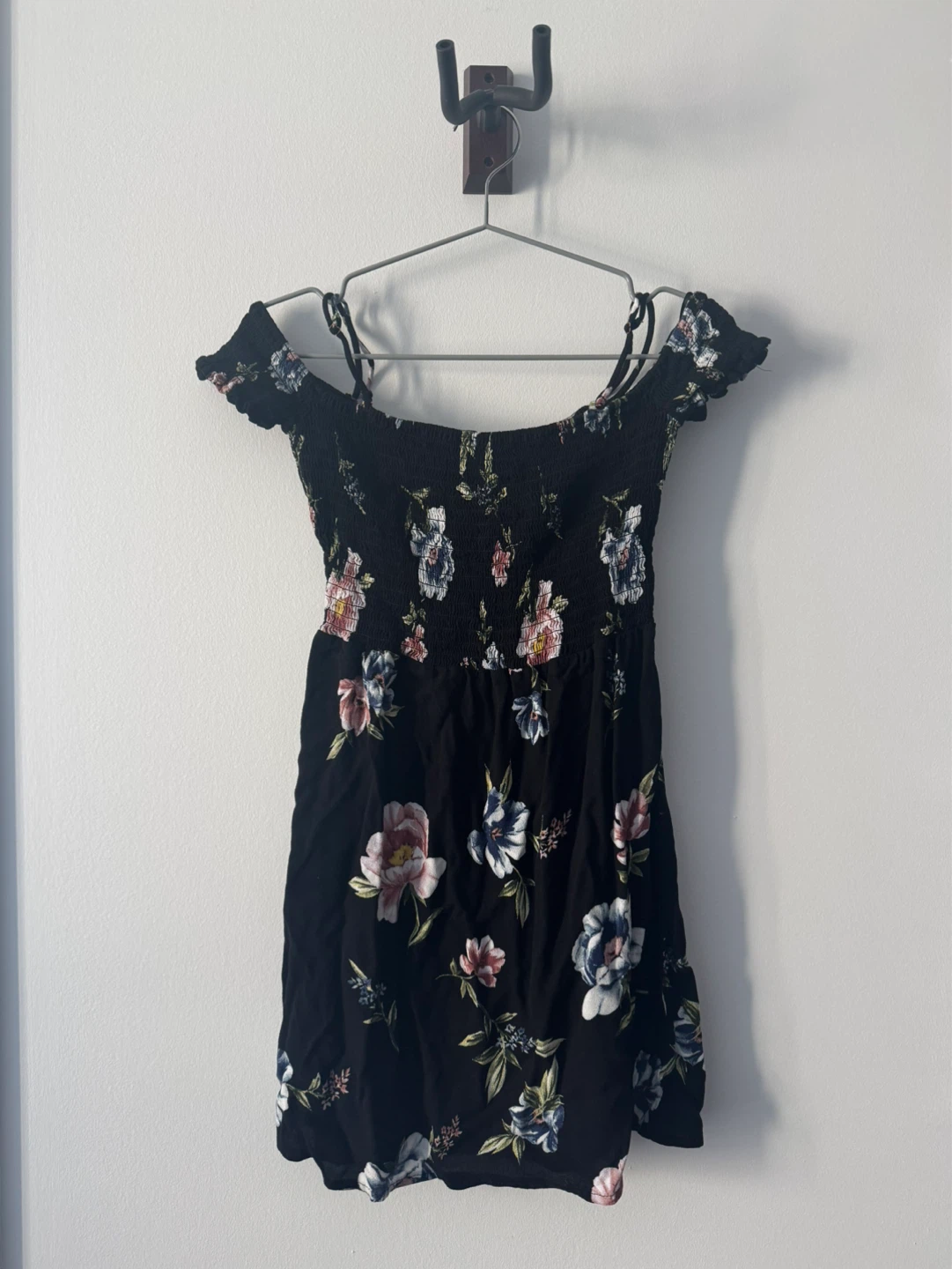 Size S Kendall & Kylie Black Floral Dress Size S