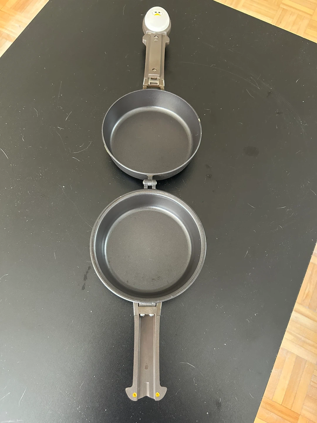 Ease Omelet Pan with Duck Handle - photo 2