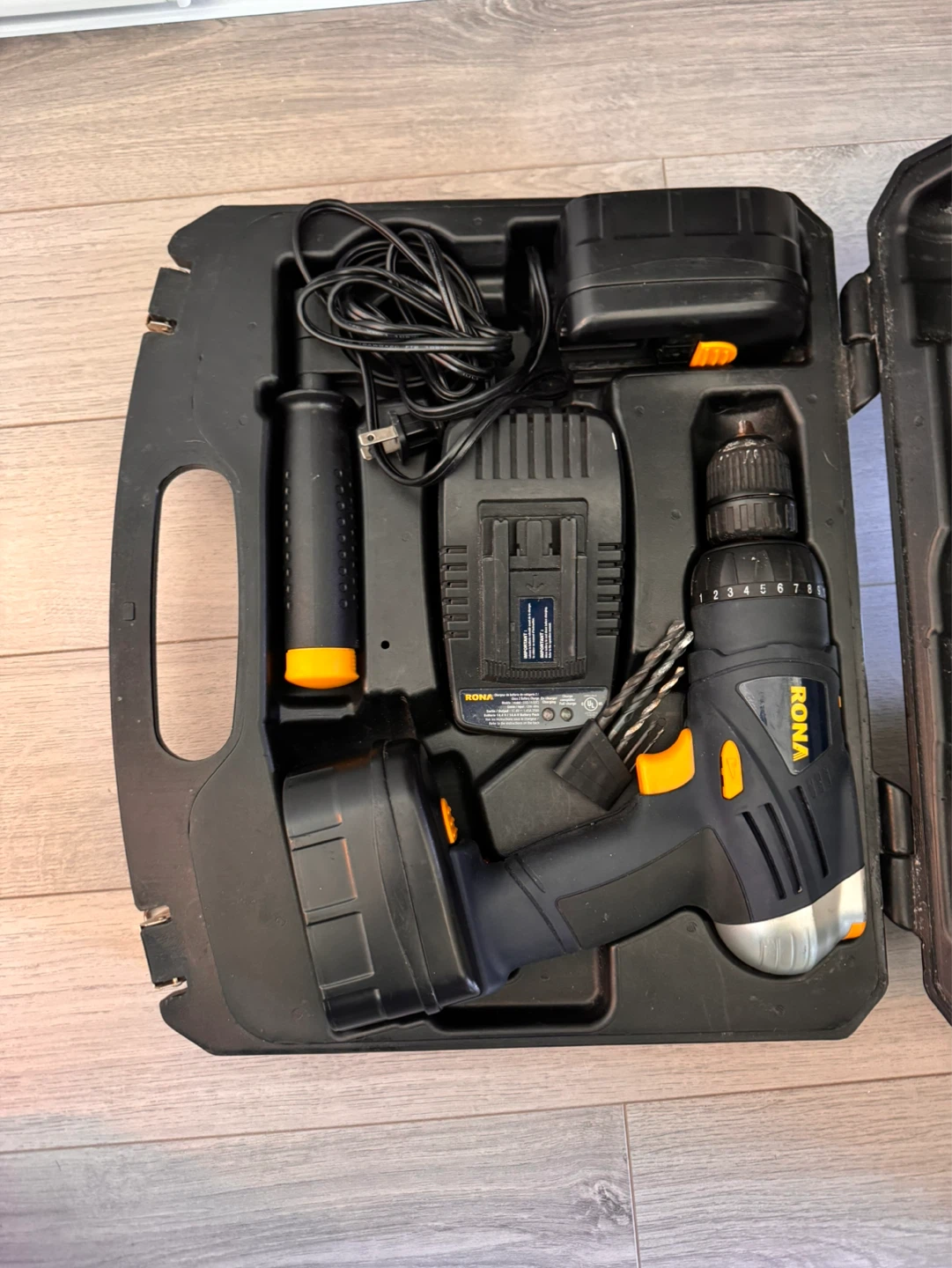 Rona Cordless Drill with Case