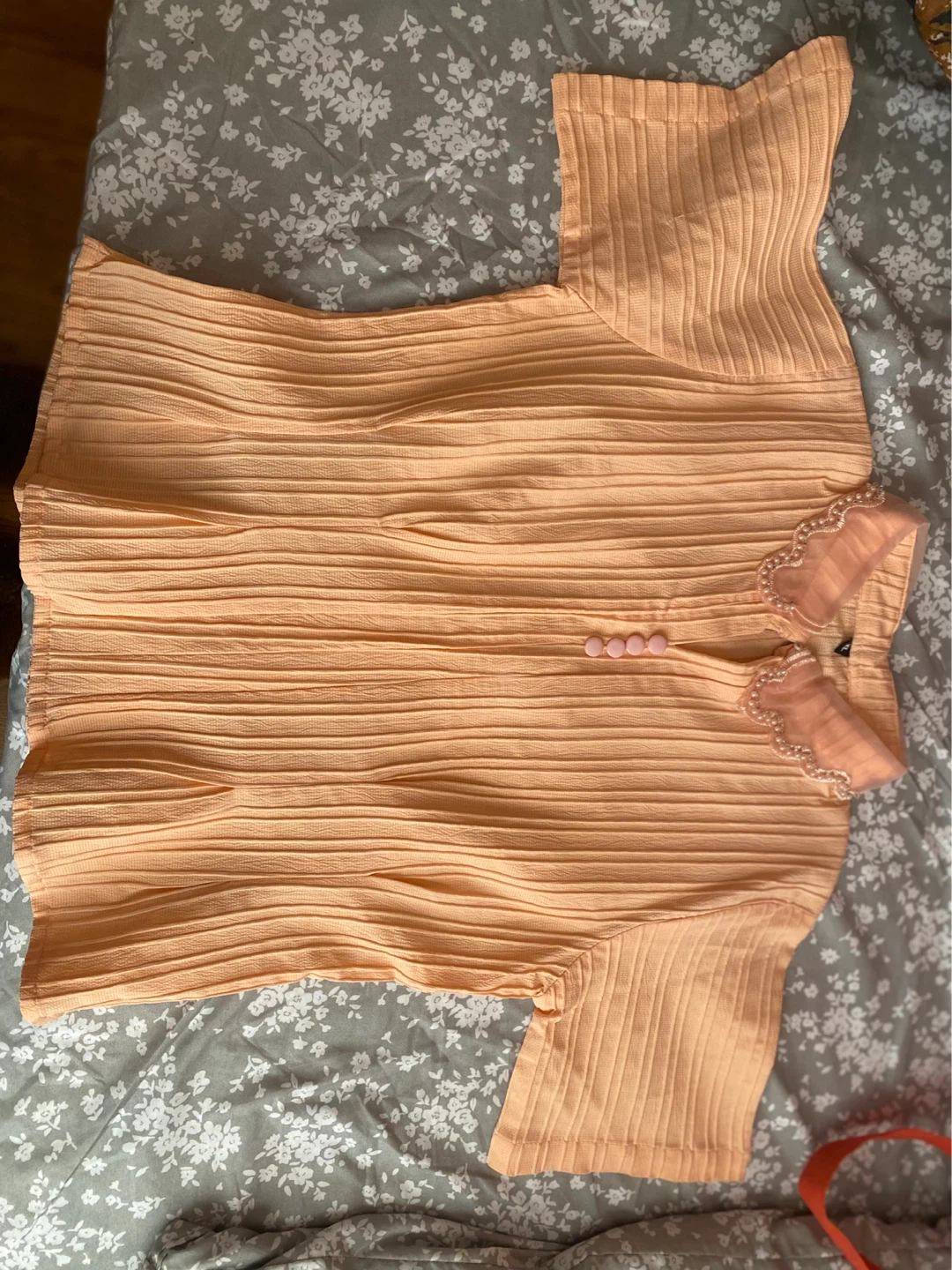 Peach Pleated Short Sleeve Top with Pearl Collar XL
