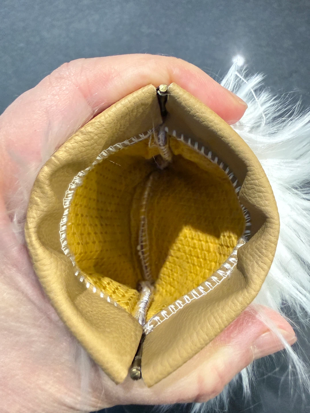 Brand new coin pouch with Faux Fur - photo 2