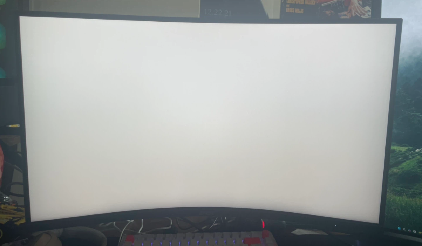MSI MAG 325CQF – 31.5” Curved 180Hz 1440p Gaming Monitor - photo 3