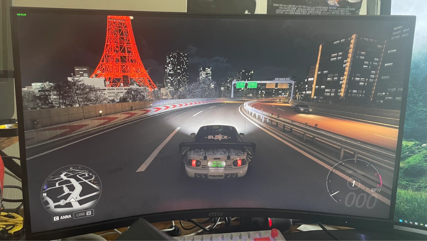 MSI MAG 325CQF – 31.5” Curved 180Hz 1440p Gaming Monitor