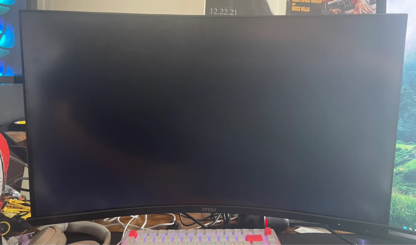 MSI MAG 325CQF – 31.5” Curved 180Hz 1440p Gaming Monitor - photo 4
