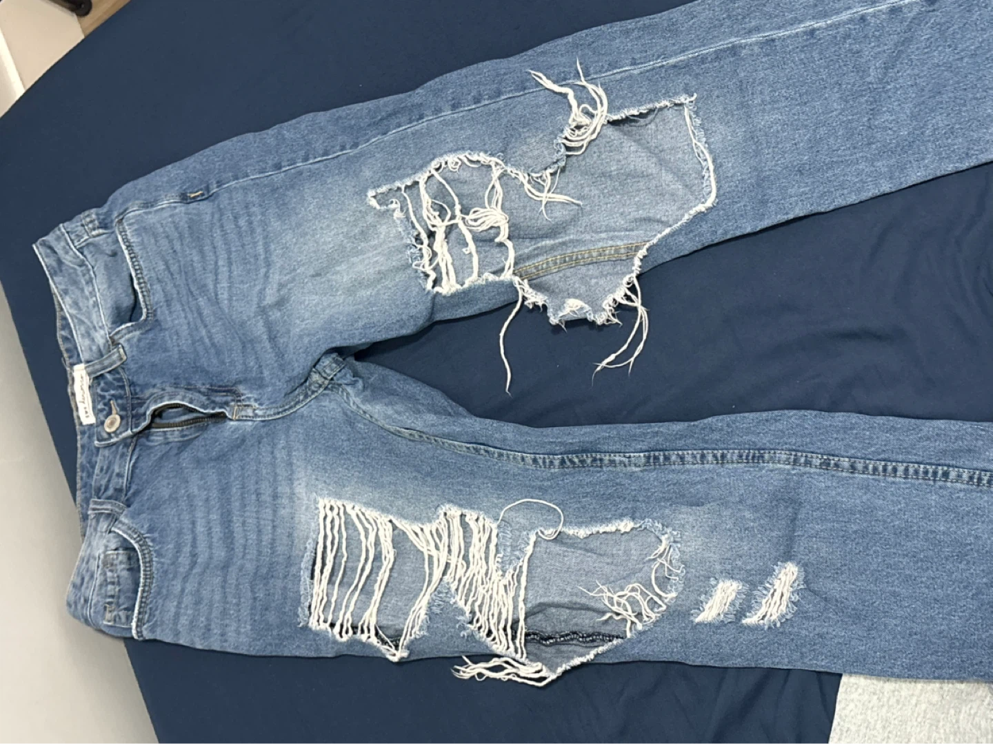 Light Wash Ripped Jeans - photo 2