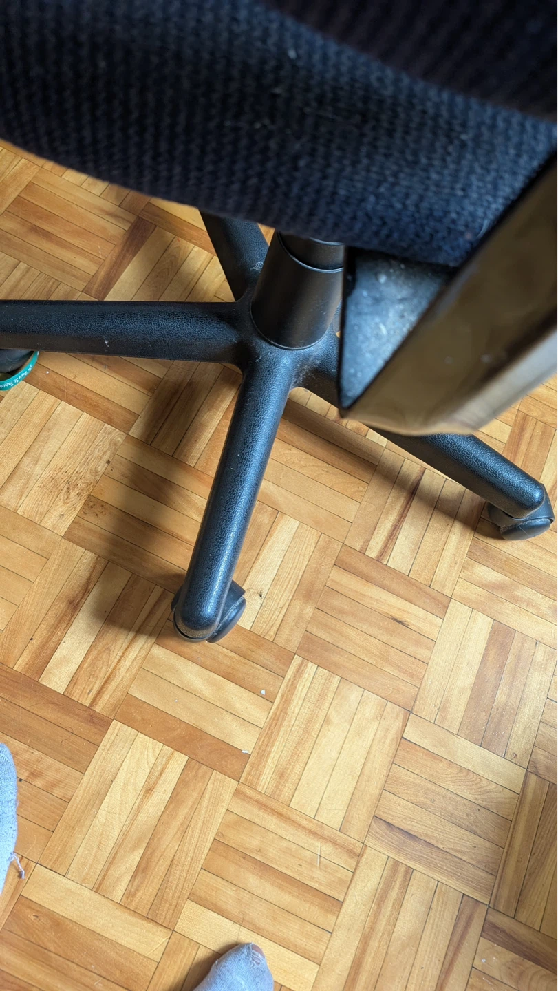Black Office Chair - photo 3