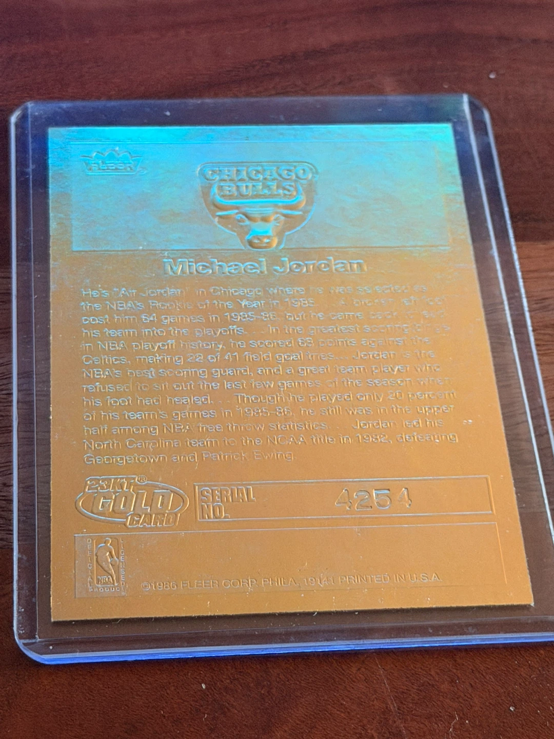 Fleer Michael Jordan Chicago 23KT Gold Card 1986 - photo 3