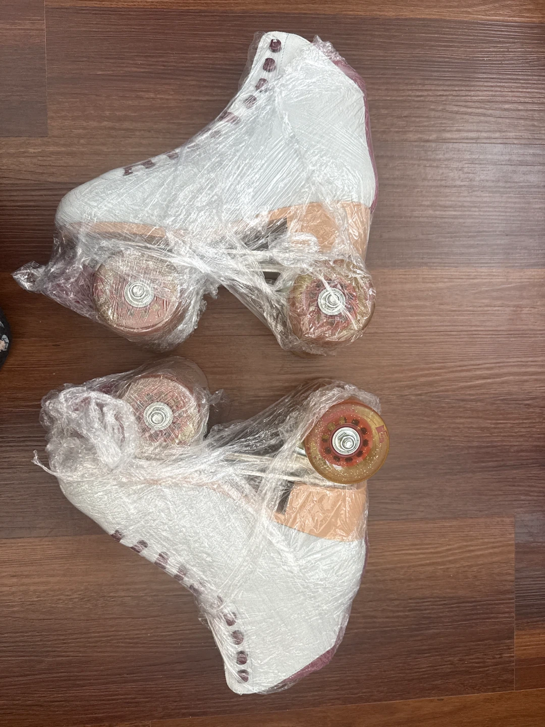 White and Burgundy Roller Skates - photo 2