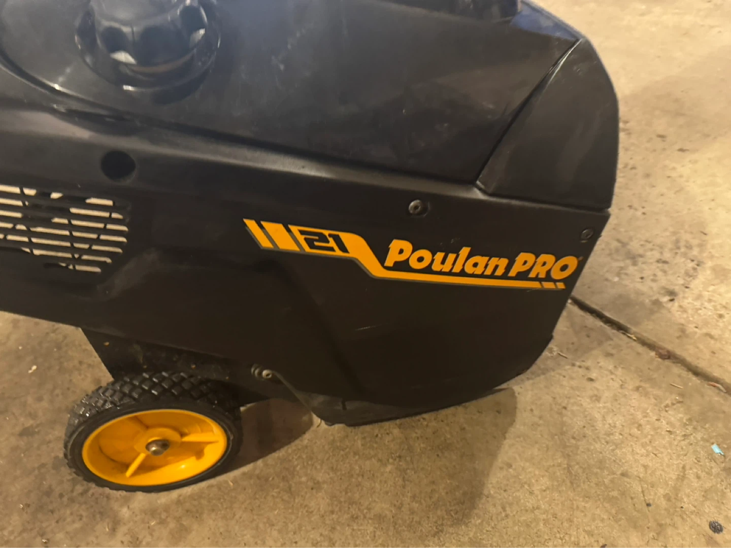Poulin Pro 21 inch Gas Snowblower. - photo 2