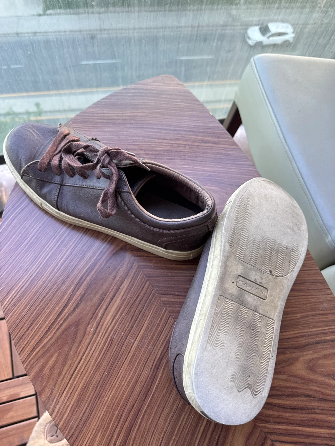 Tahari Brown Leather Lace-Up Sneakers - photo 2