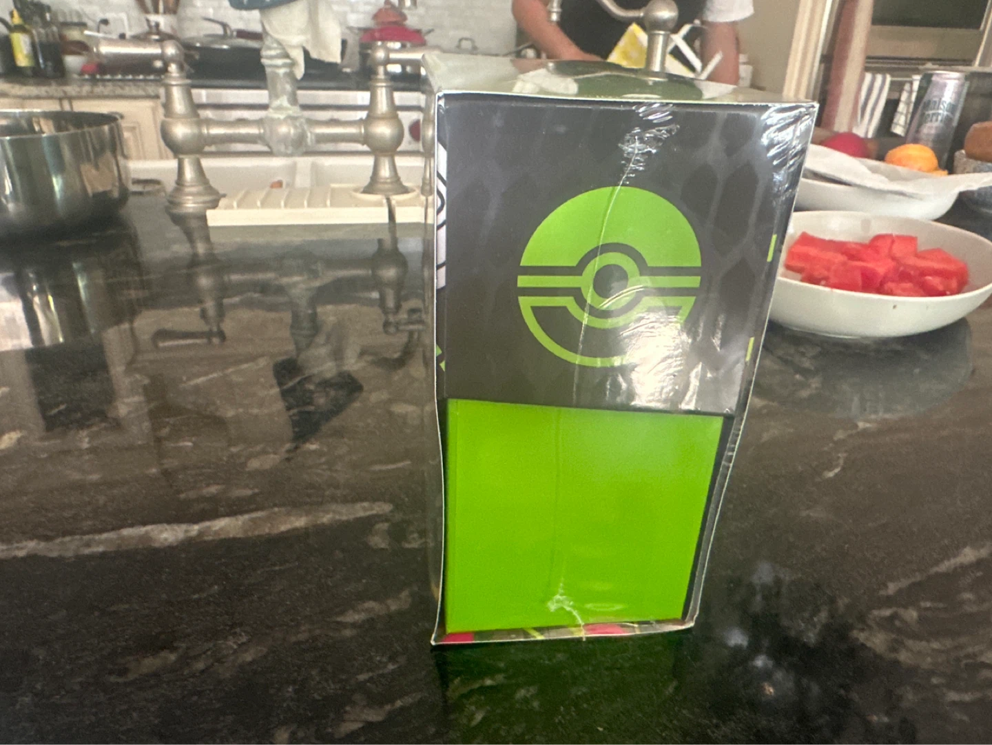 Perfect order etb Pokémon center - photo 4