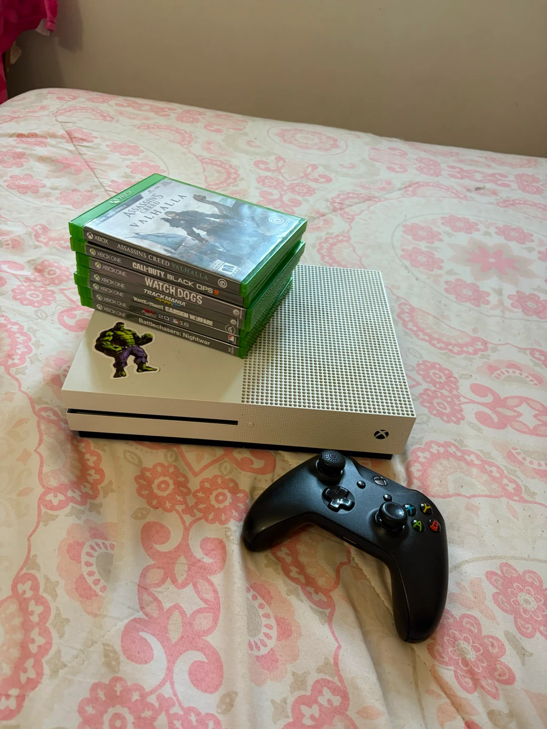 XBOX ONE S Console with Games