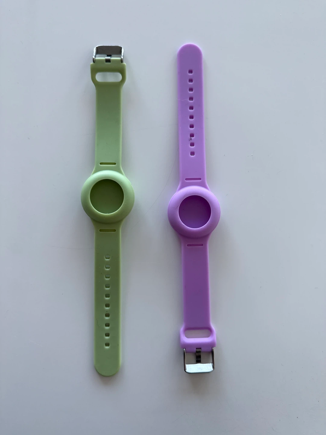 2 Silicone Watch Bands for Apple AirTag