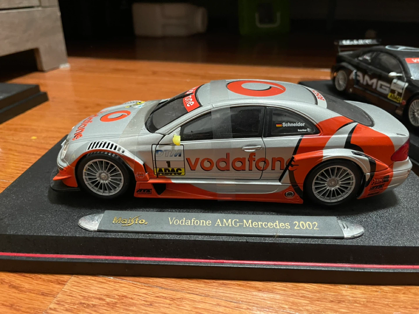 Maisto Vodafone AMG-Mercedes 2002 DTM Race Car Model