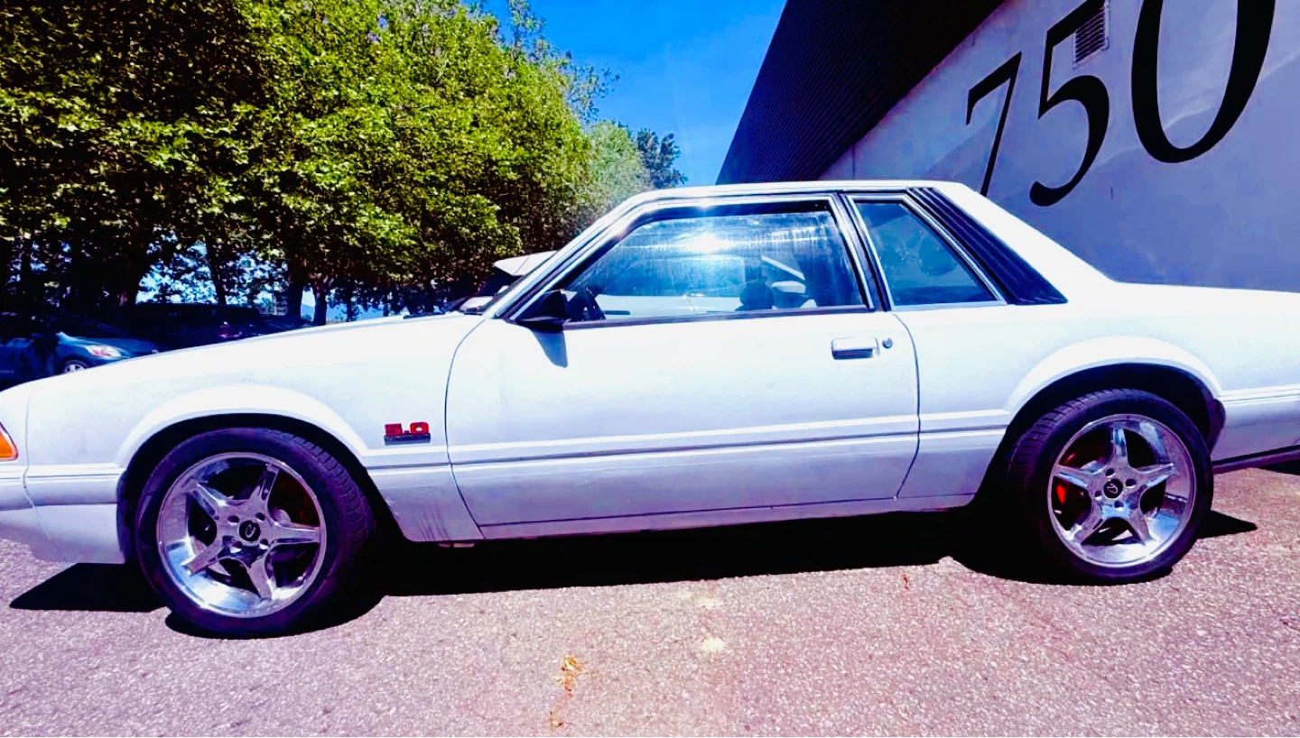 1985 White Ford Mustang 5.0 notch