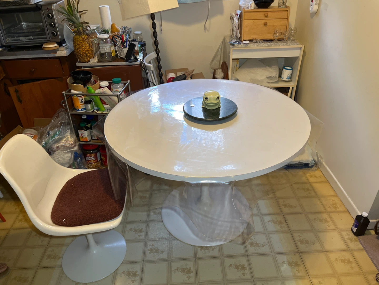 White Round Dining Table with Pedestal Base