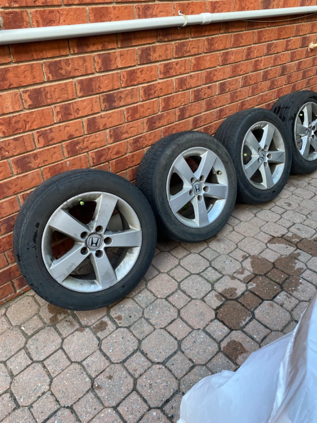 Set of 4 Honda Alloy Wheels with Pirelli Tires - photo 2