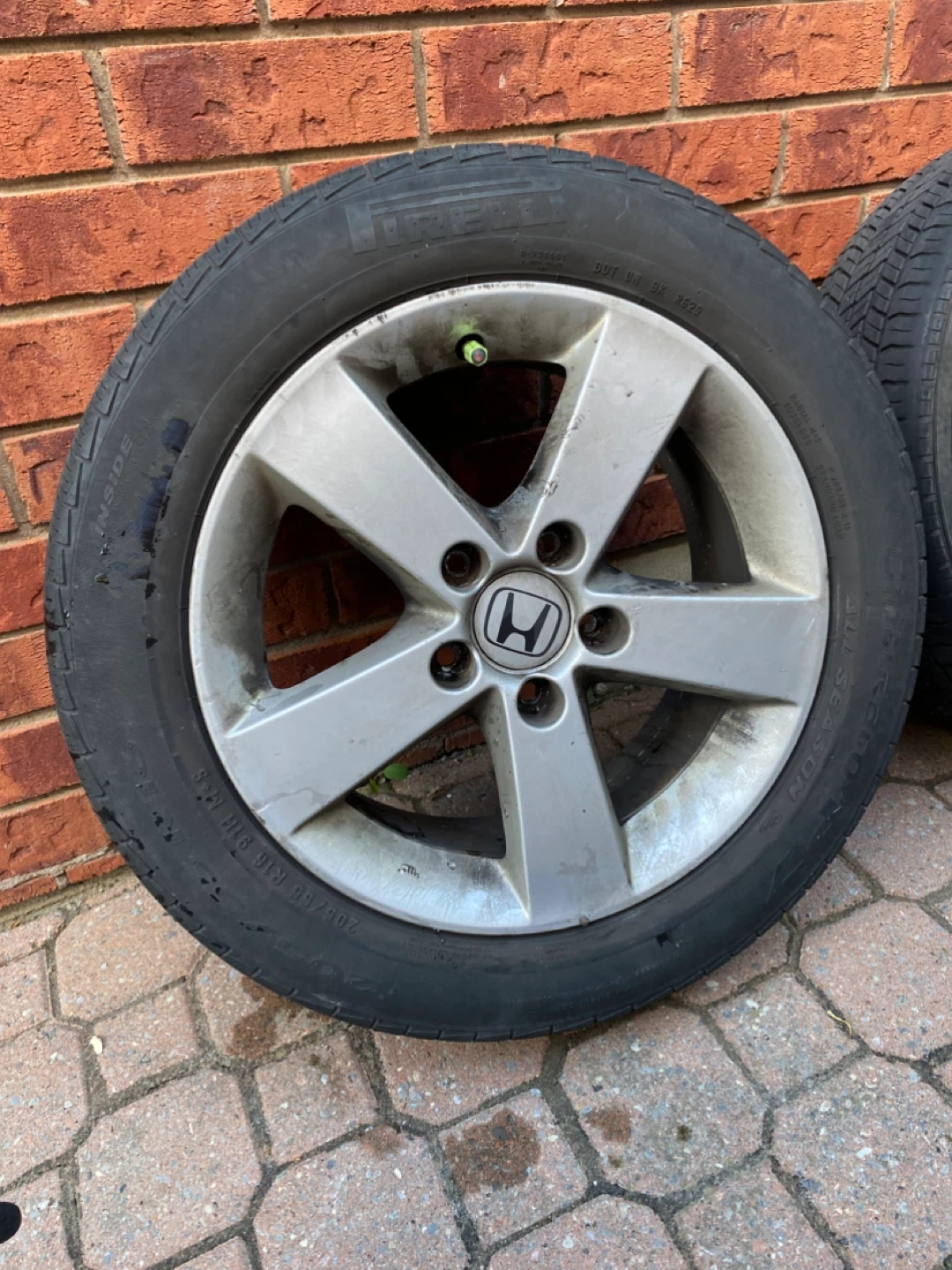 Set of 4 Honda Alloy Wheels with Pirelli Tires