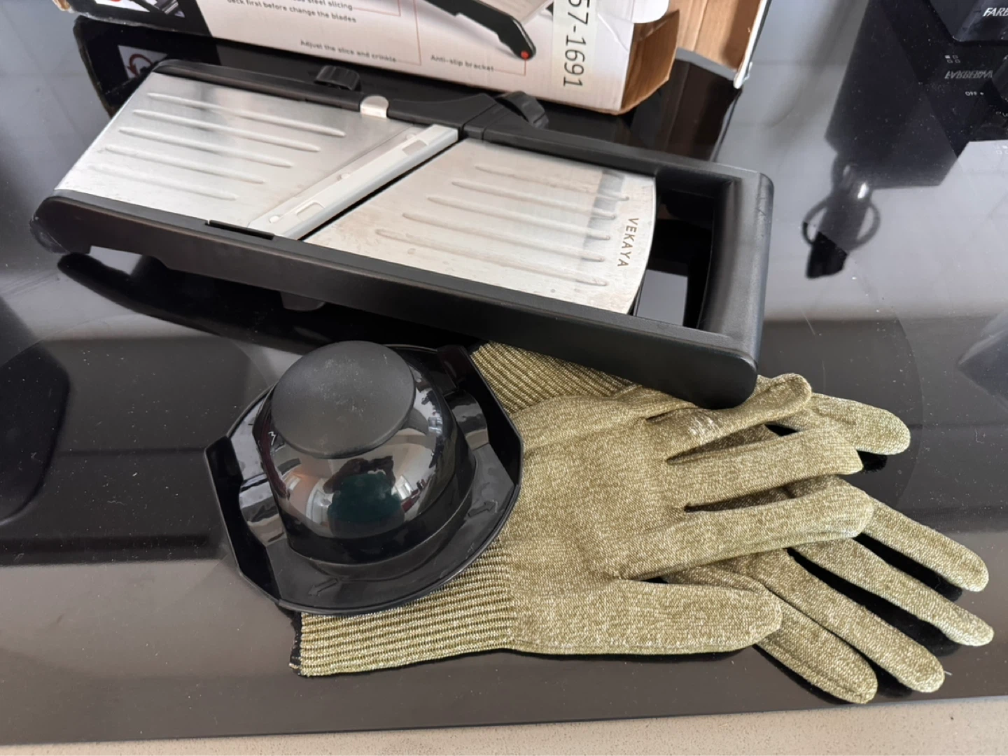 Mandoline Slicer with Safety Gloves - photo 2