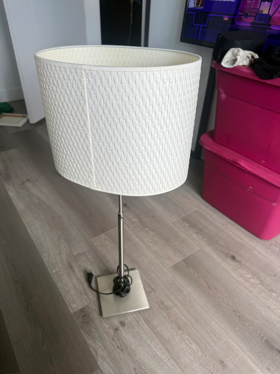 White Floor Lamp - photo 2