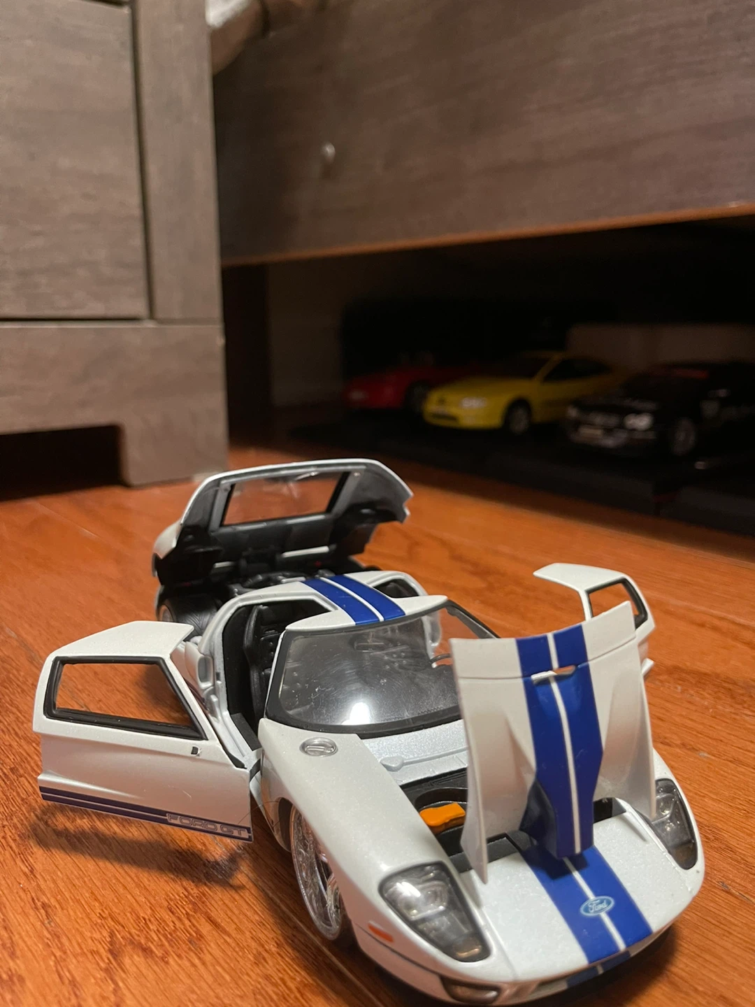 Ford GT Toy Car - White with Blue Stripes - photo 3