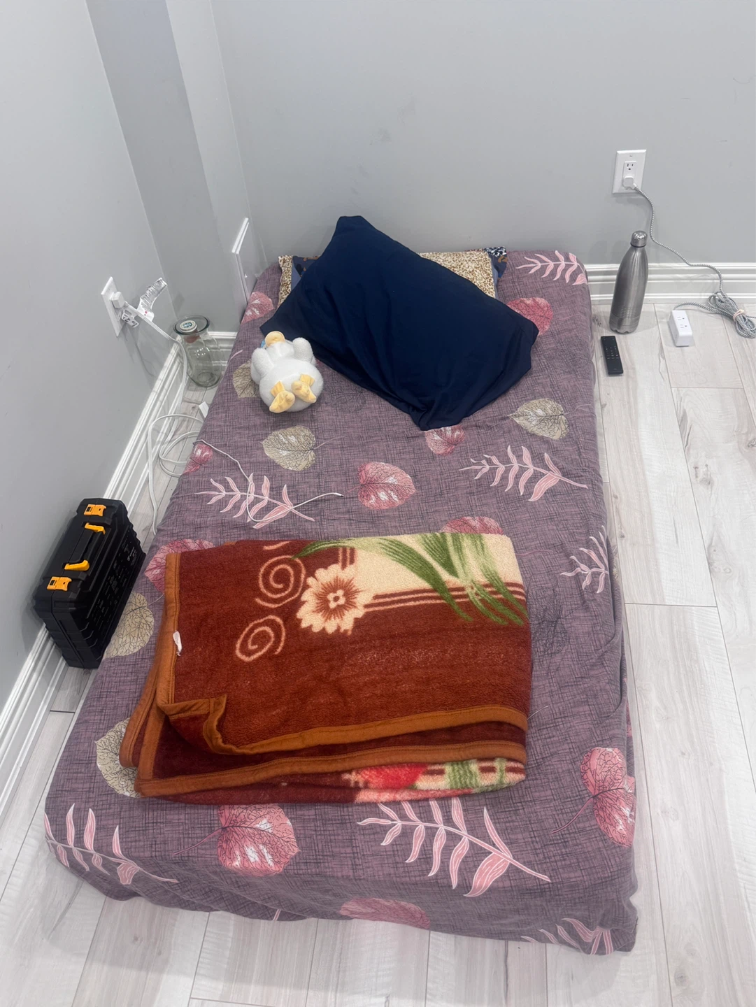 🛏️ Single Mattress for Sale – Like New Condition!