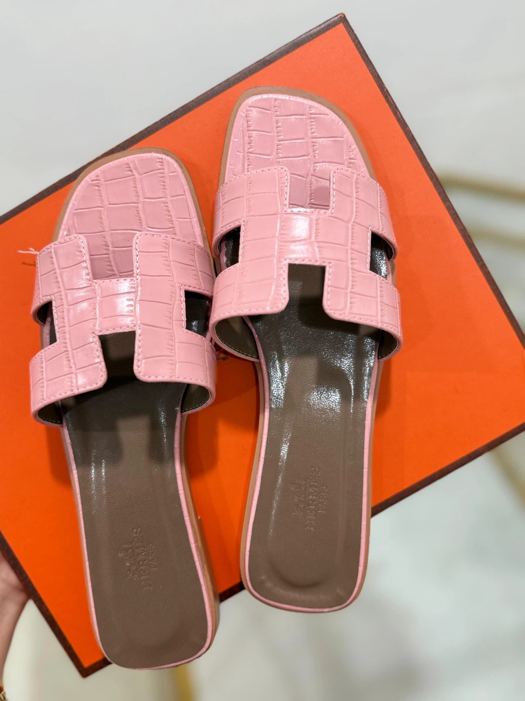 Hermes Pink Crocodile Embossed Leather Slides Sandals - photo 5