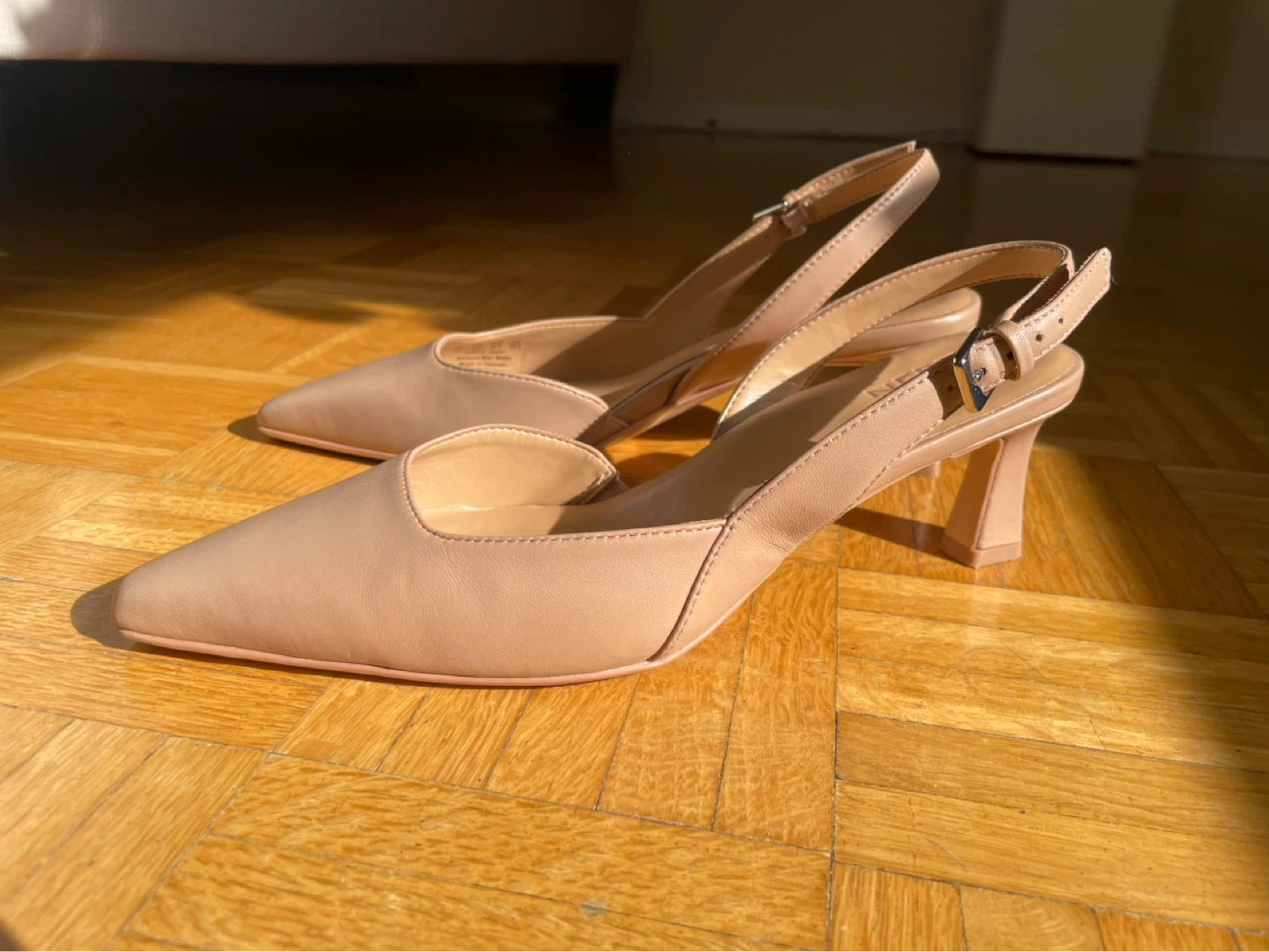 Naturalizer slingback kitten heel shoes