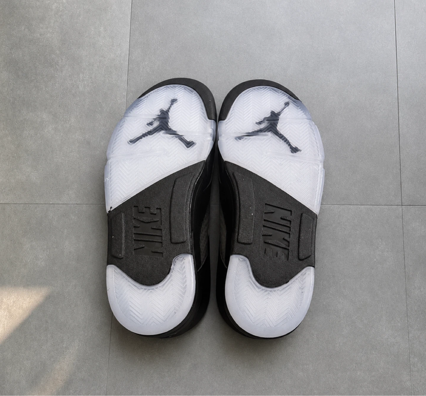 Air Jordan Metallic Reimagined 5’s - photo 4