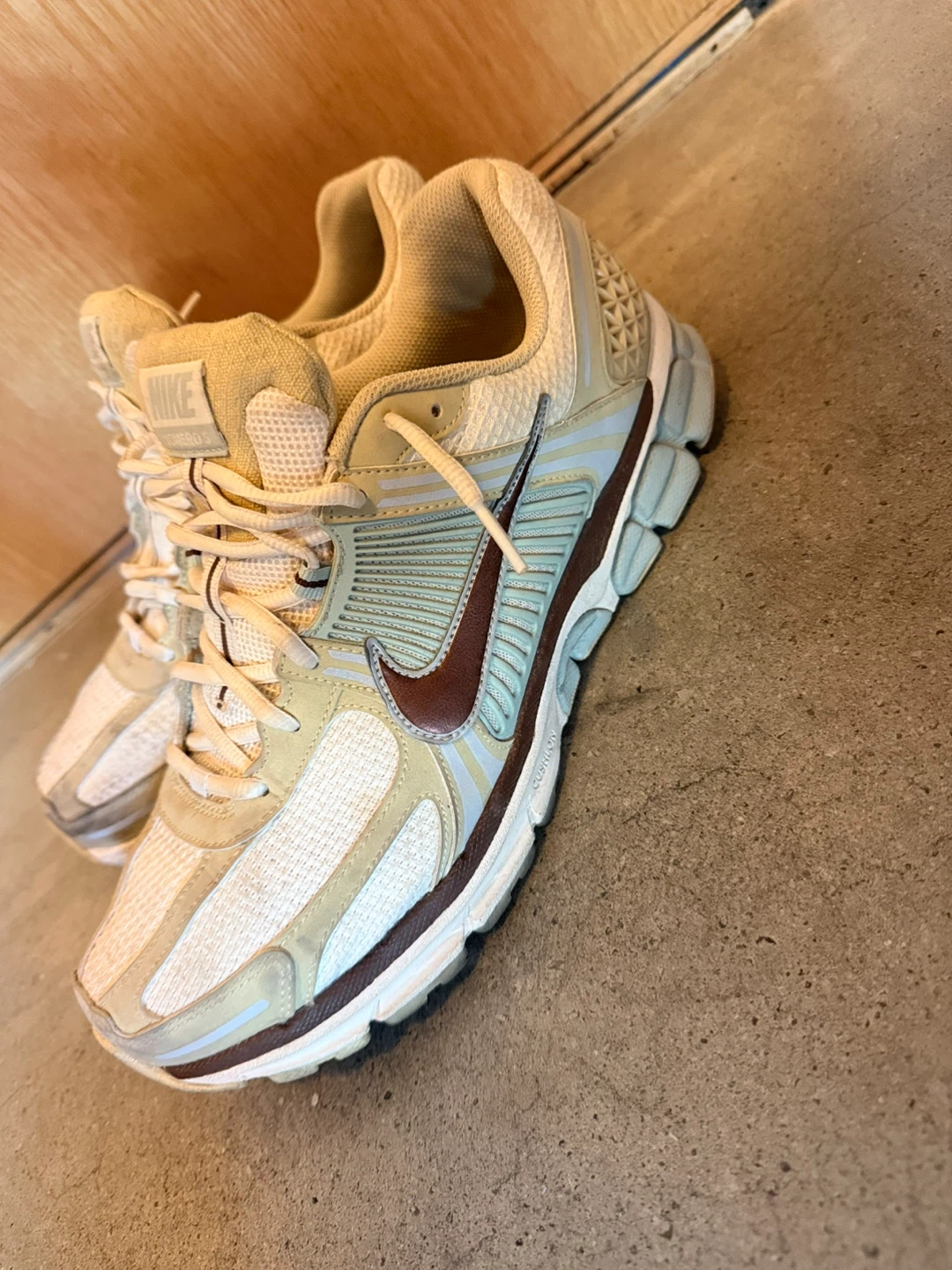 Men’s Nike Vomero 5 SE - Size 12 - photo 3