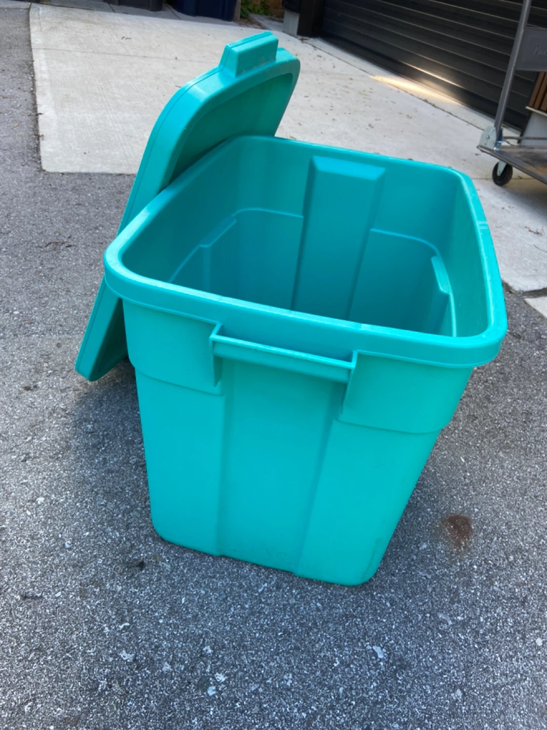 Teal Plastic Storage Bin with Lid