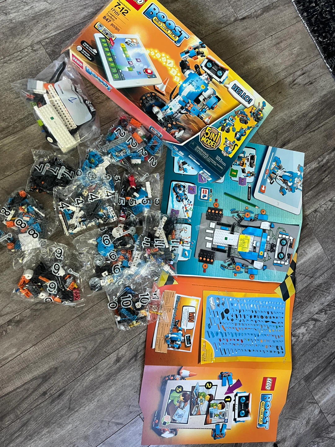 LEGO Boost Creative Toolbox 17101