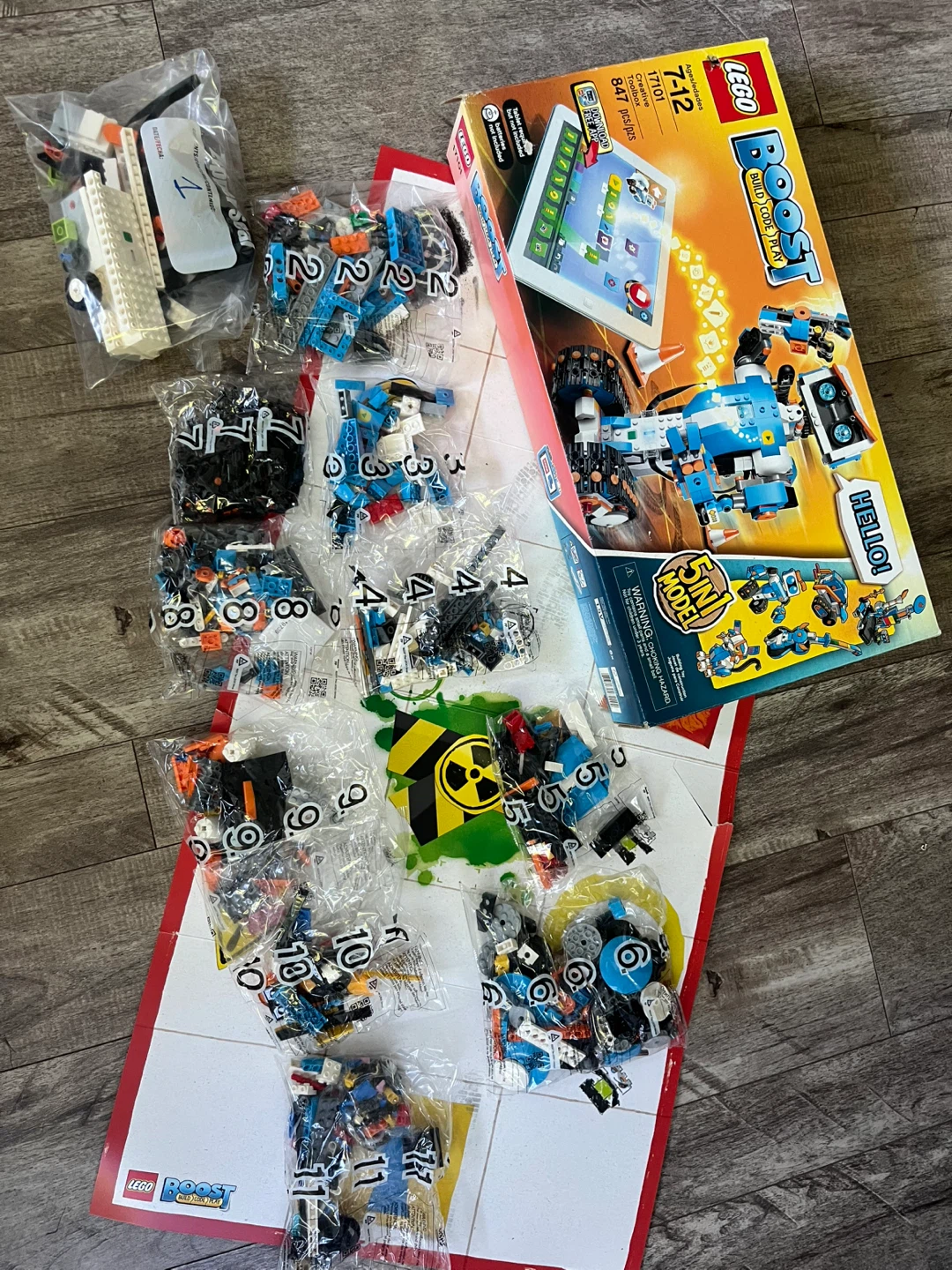 LEGO Boost Creative Toolbox 17101 - photo 2
