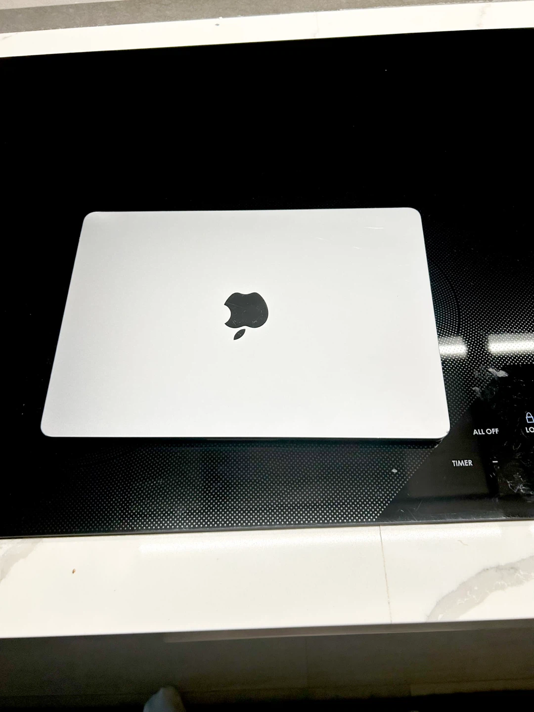 Apple MacBook Air M2 13.6-inch - photo 2
