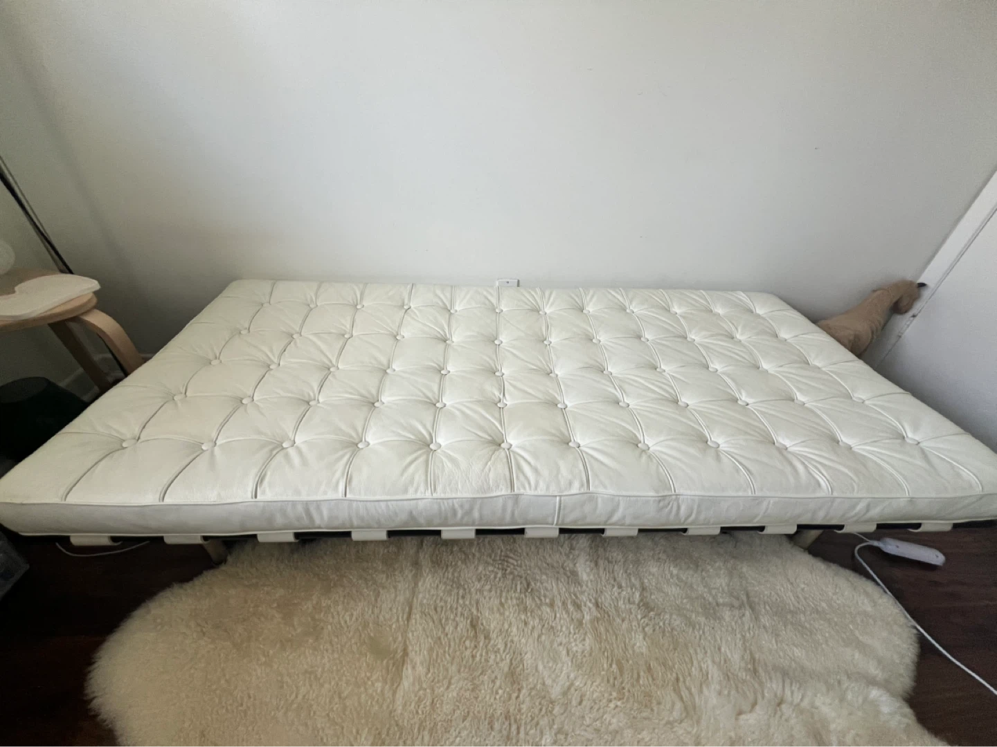 Barcelona Style Chaise - White Leather (Need gone ASAP)